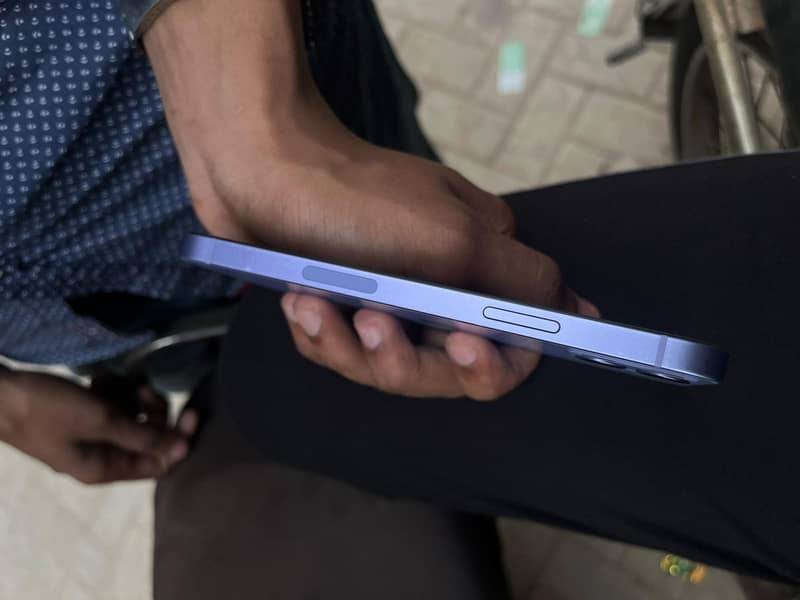 Apple iPhone 12 5