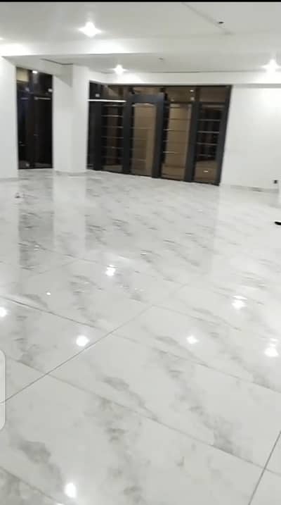 1915 sq ft new office available for rent in shayan iconic tower
