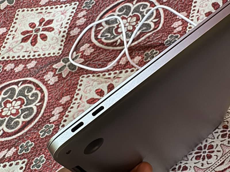 MacBook 2017 Pro with charger Neet and clean Good condition 9