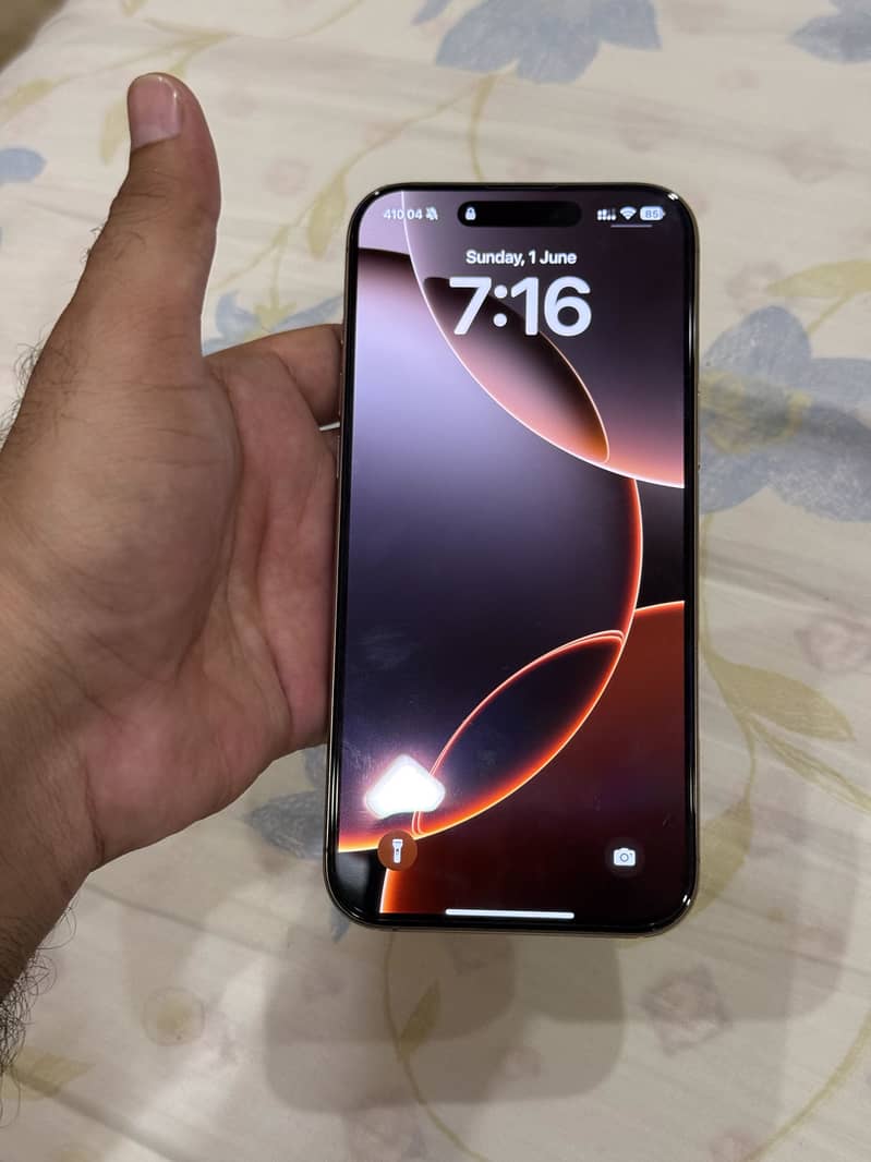 Apple iPhone 16 Pro Max 0