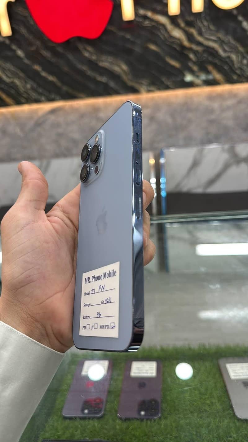 Apple iPhone 13 Pro Max 1