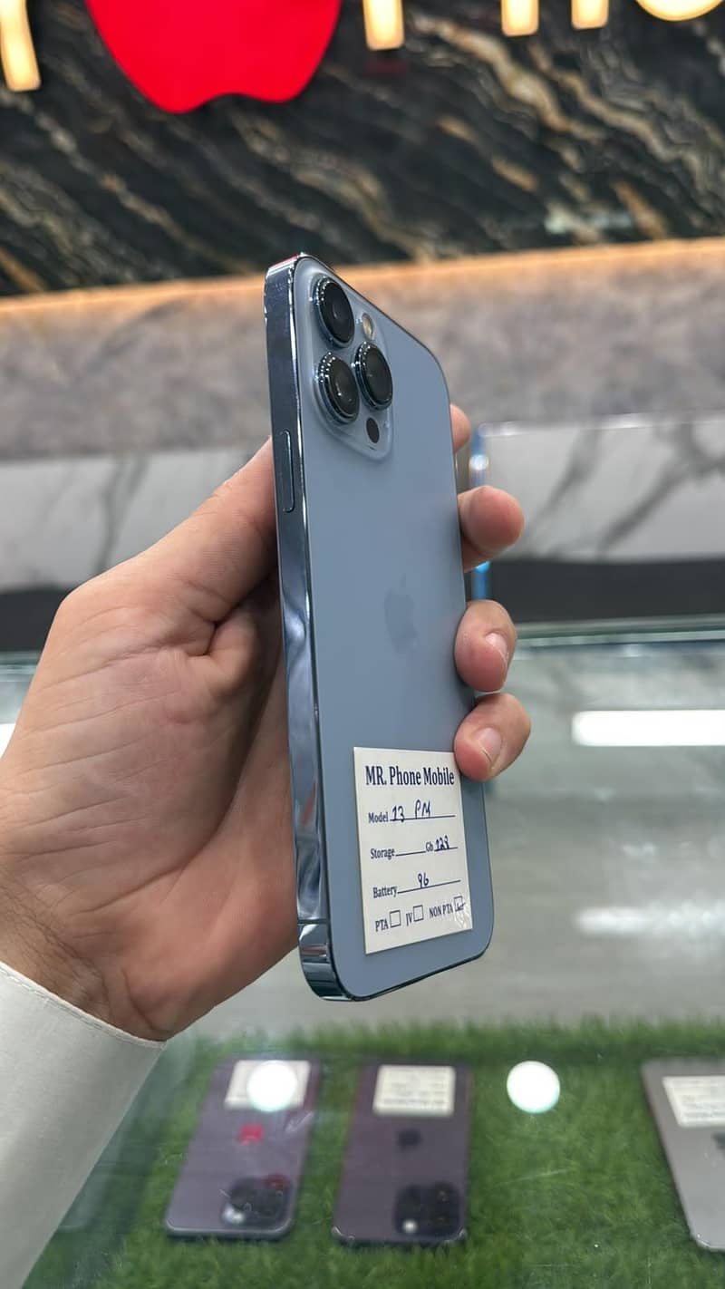 Apple iPhone 13 Pro Max 2