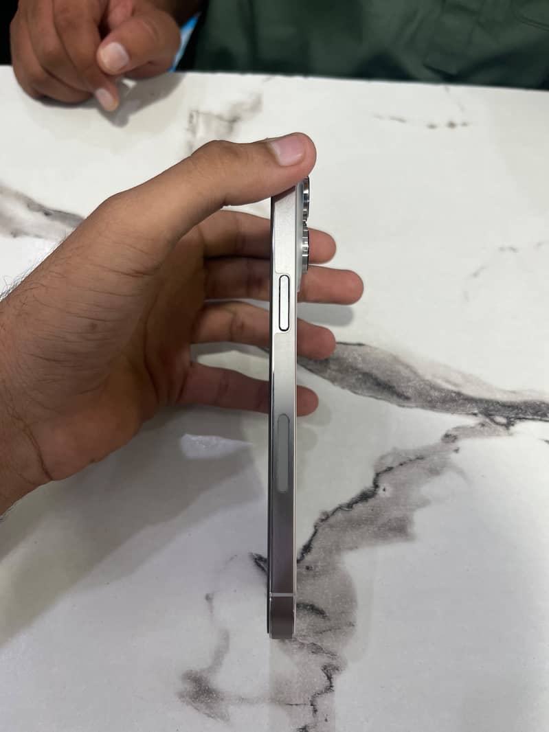 Iphone 14 pro max 4