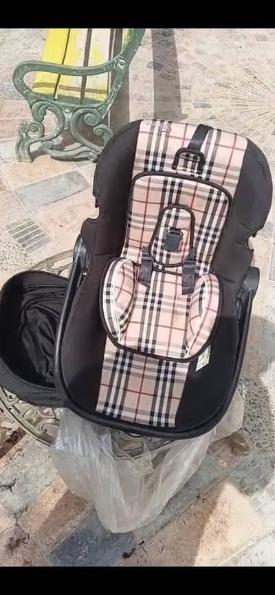 infant car seats,carry cot,excellent condition