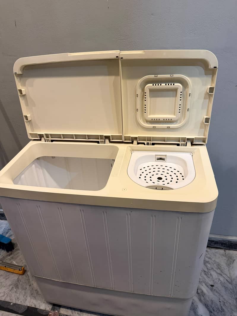 Washing Machine & Dryer 2