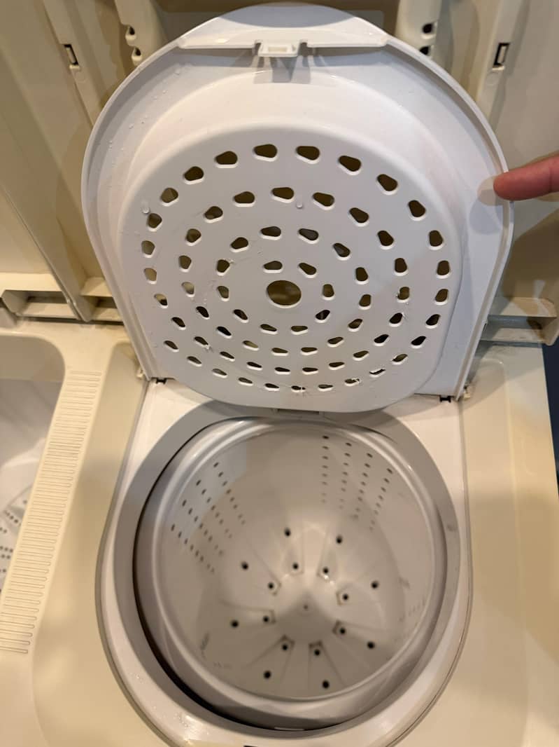 Washing Machine & Dryer 4