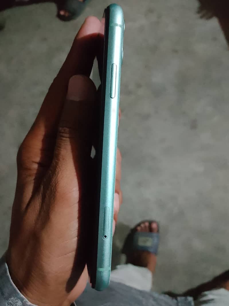 Apple iPhone 11 mdm 1