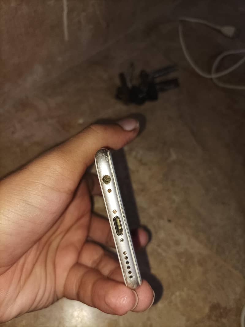 Apple iPhone 6S 2