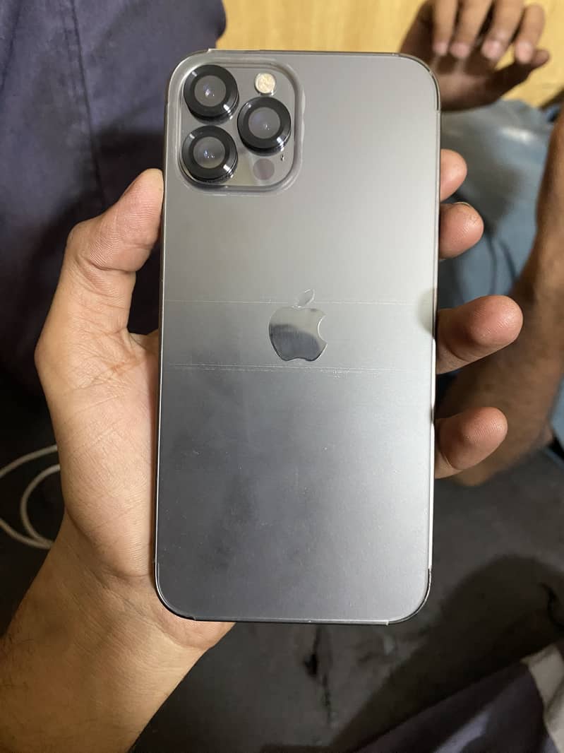 Apple iPhone 12 Pro Max 4