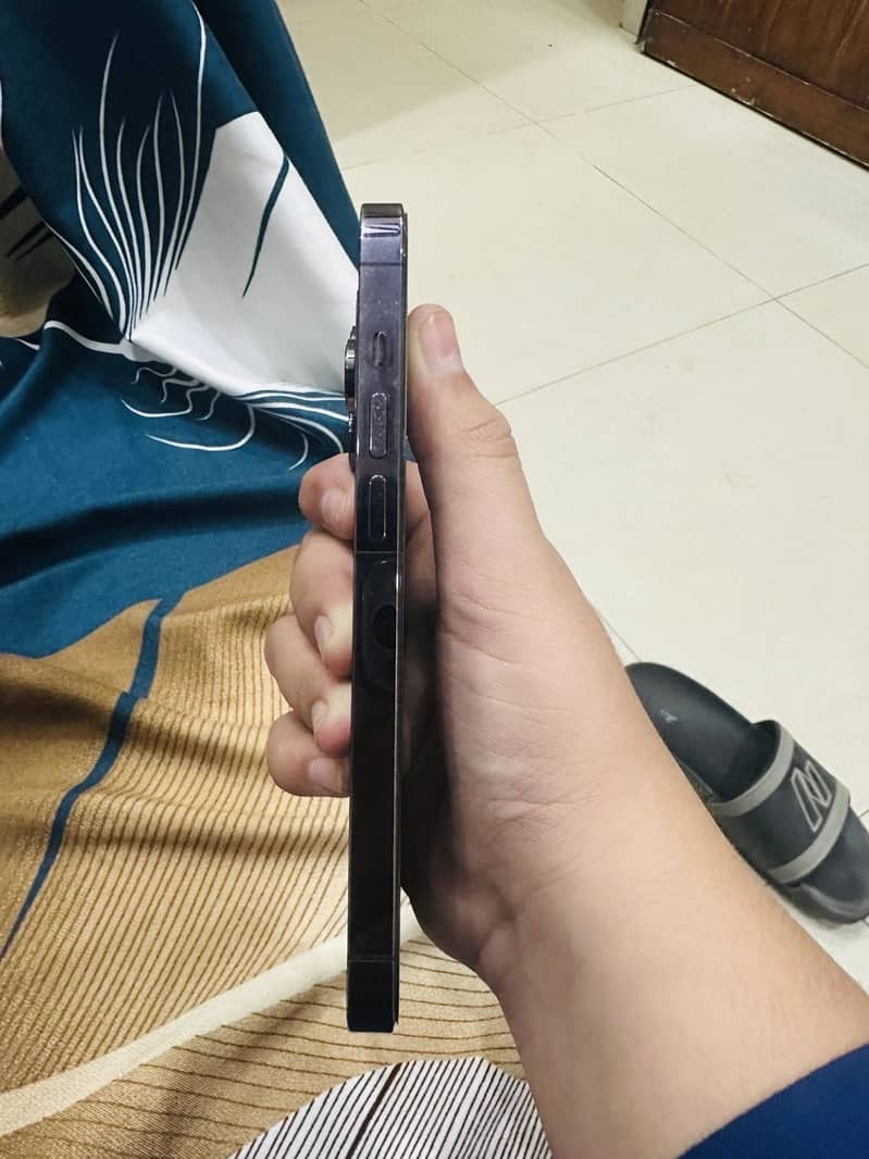 Apple iPhone 14 Pro 2