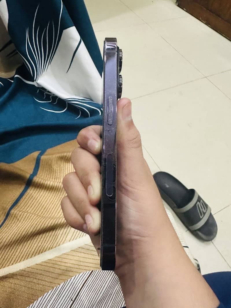 Apple iPhone 14 Pro 4