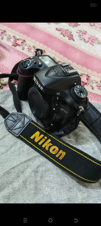 D7100