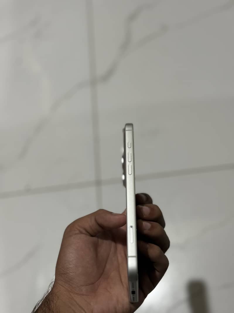 Apple iPhone 17 Pro Max 2