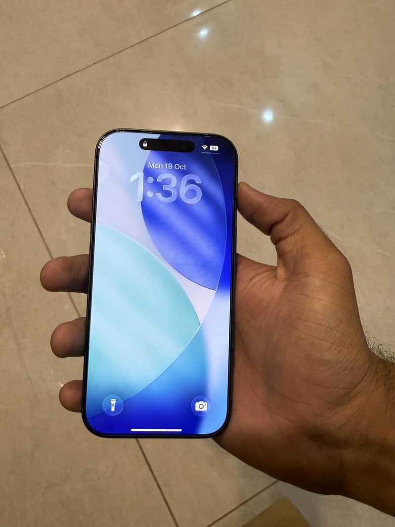 IPHONE 17 1