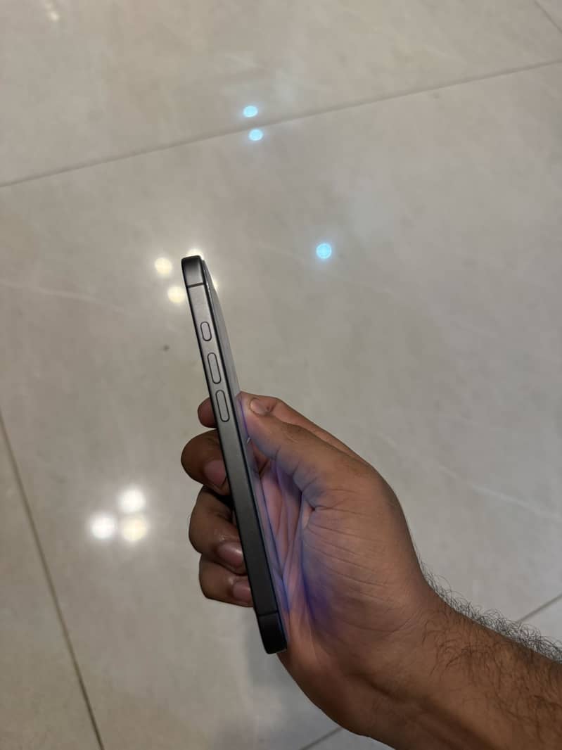 IPHONE 17 4