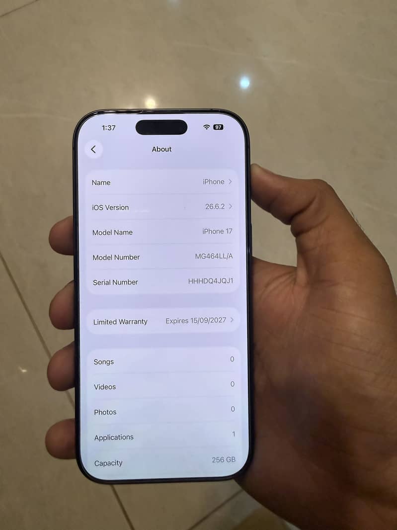 IPHONE 17 7