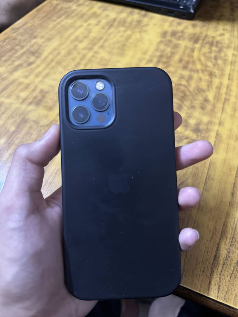 Apple iPhone 12 Pro 3