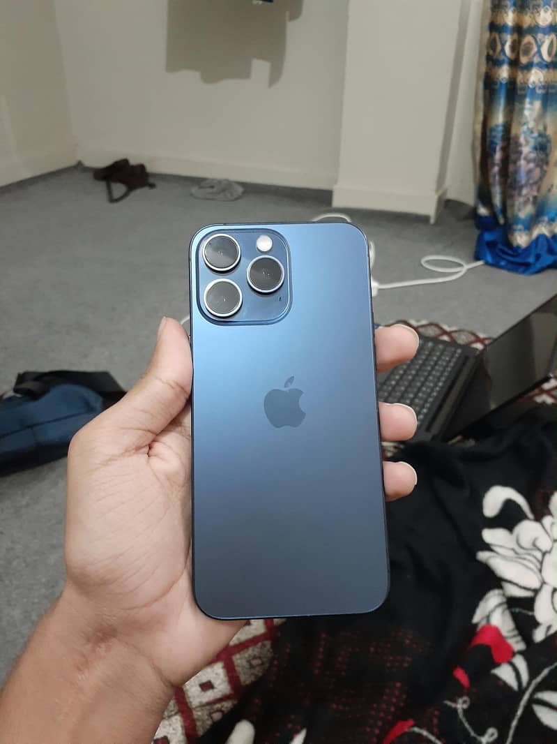 Apple iPhone 15 Pro Max 0
