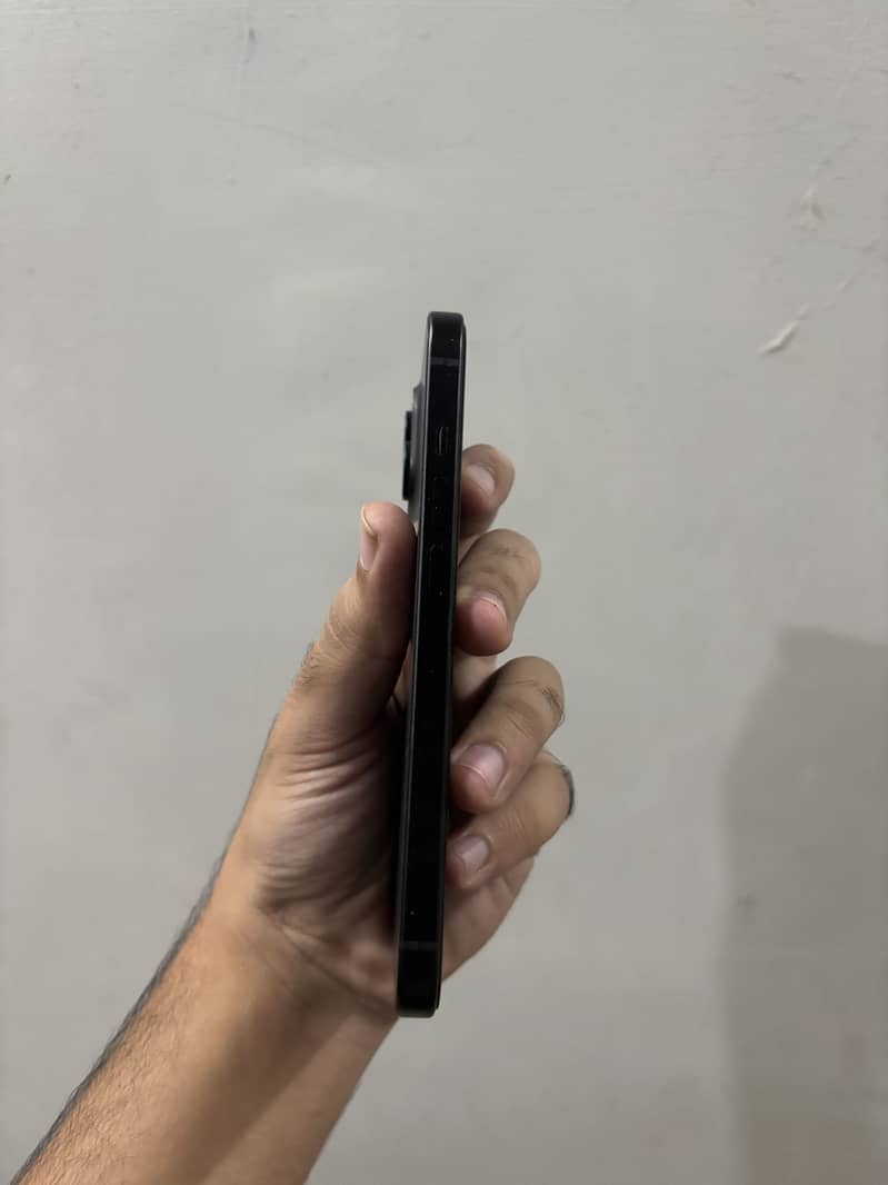 Apple iPhone 15 4