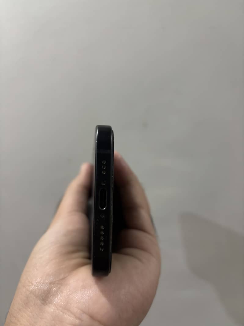 Apple iPhone 15 6