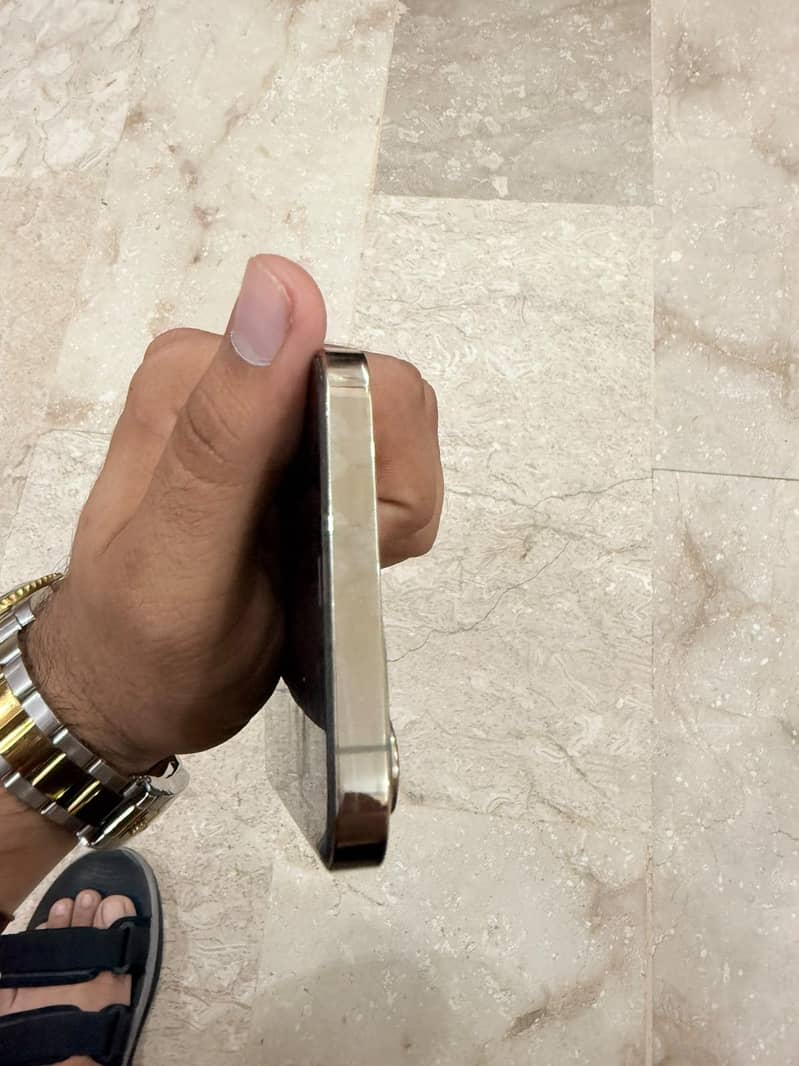 Apple iPhone 12 Pro Max 3