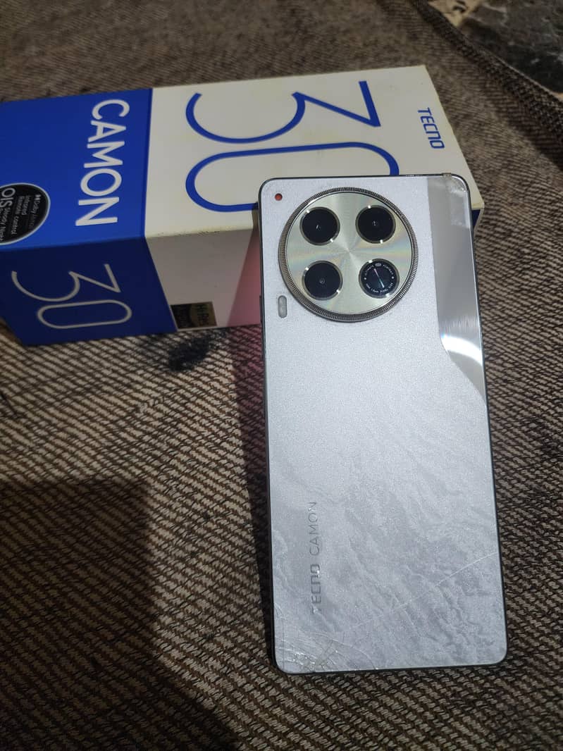 Tecno CAMON 30 0