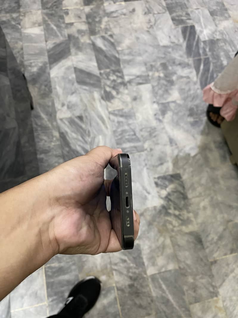 Apple iPhone 14 Pro 2
