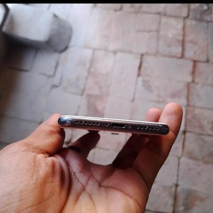 Apple iPhone 8 3