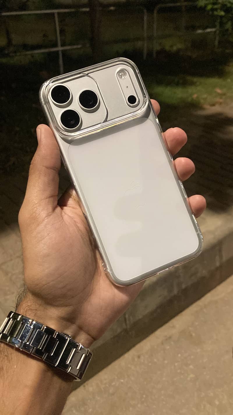 iPhone 17 Pro Max (JV) 1