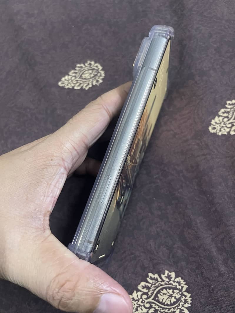 Google Pixel 8 Mint Condition Waterpack 2
