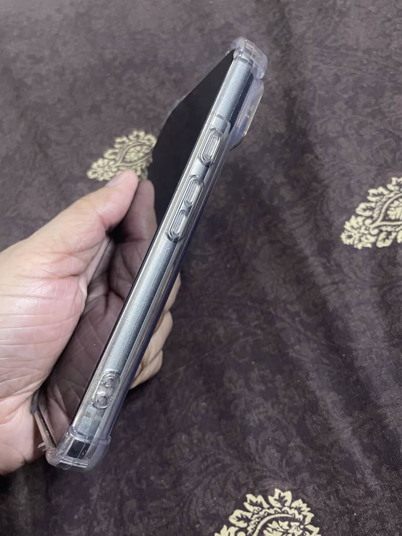 Google Pixel 8 Mint Condition Waterpack 3