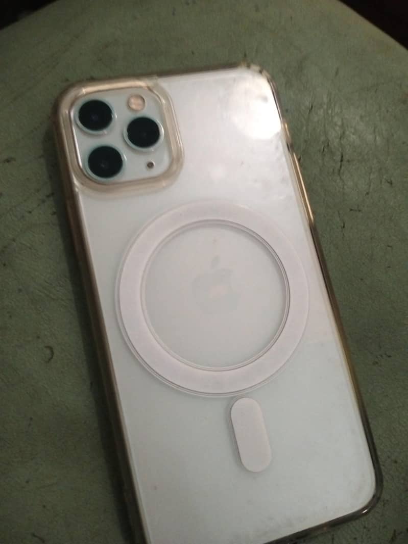Apple iPhone 11 0