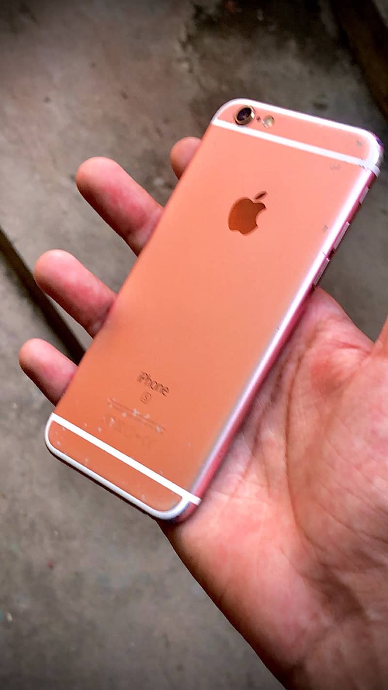 Apple iPhone 6S 3