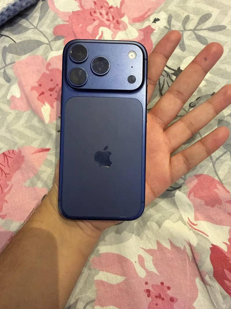 Apple iPhone 17 Pro 0