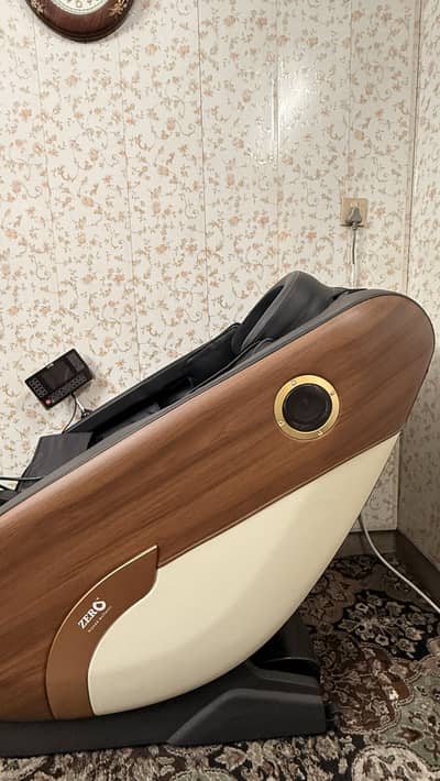 Zero U-Classic Massage Chair | Zero Gravity | Heating | Excellent