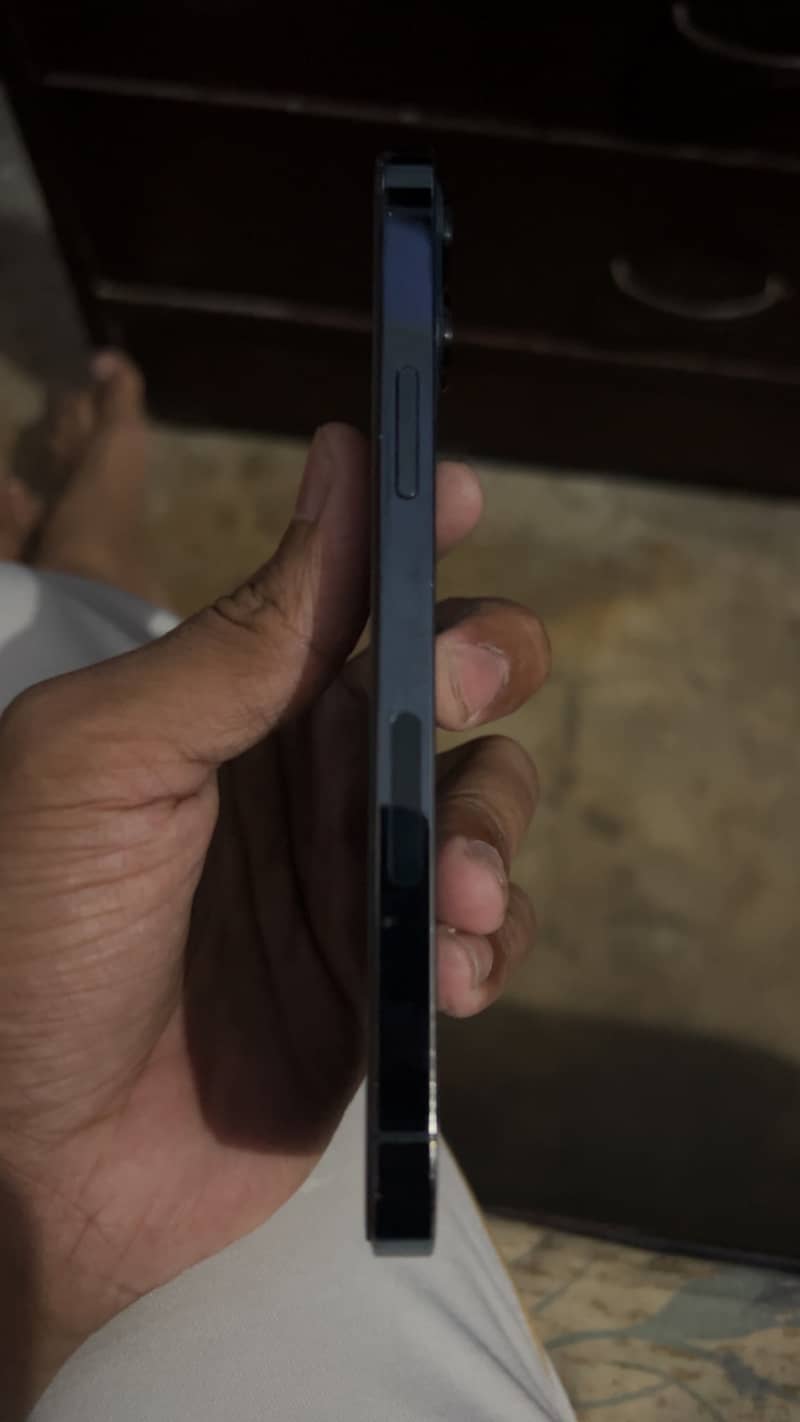 Apple iPhone 12 Pro 3