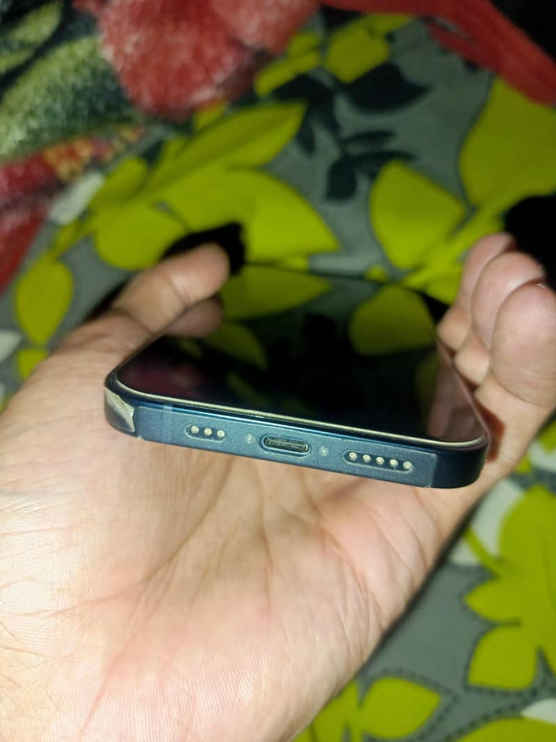Apple iPhone 14 4