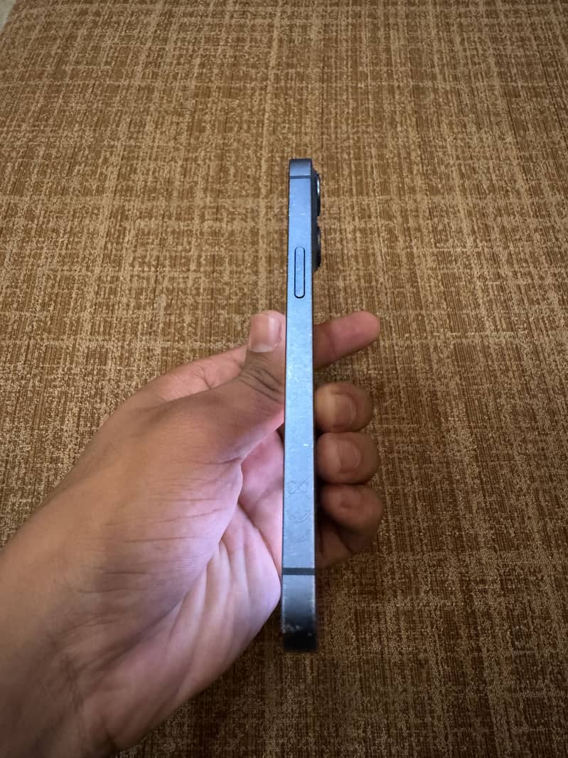 Apple iPhone 13 3