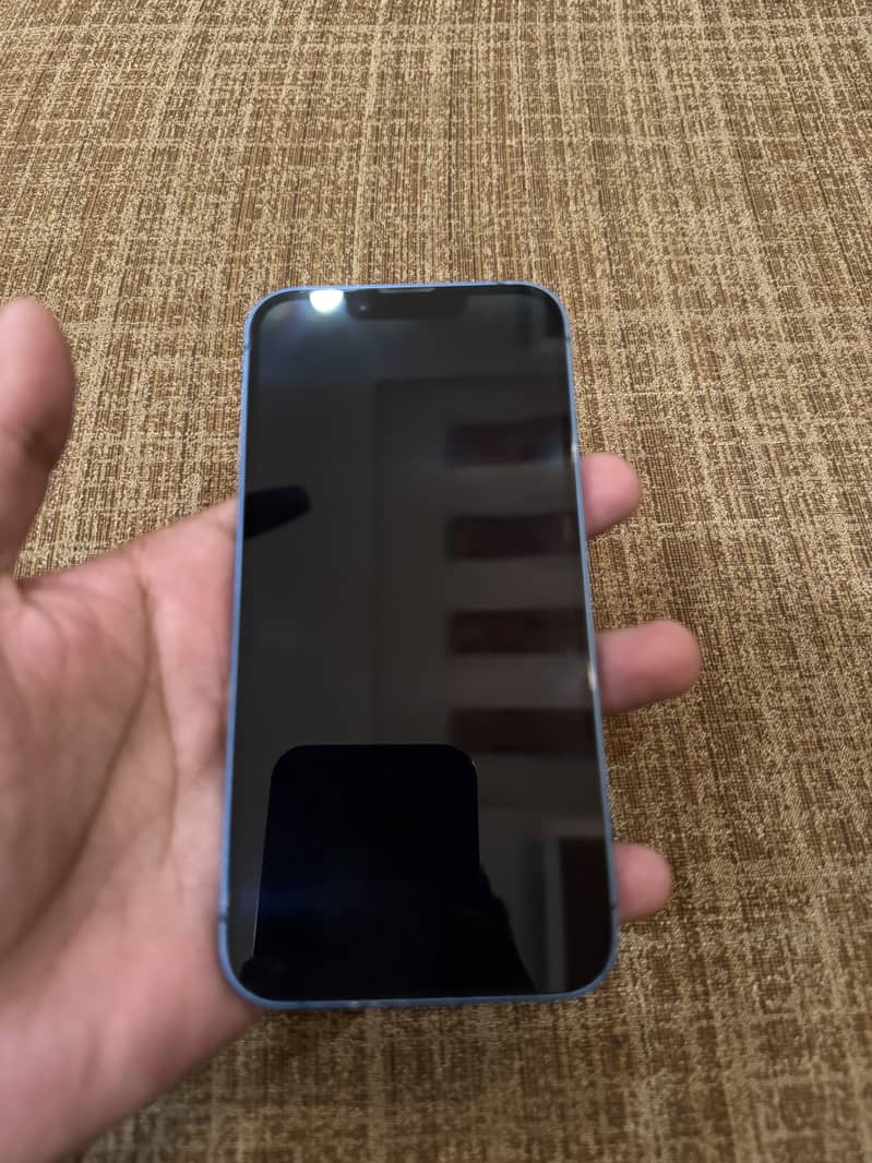 Apple iPhone 13 4