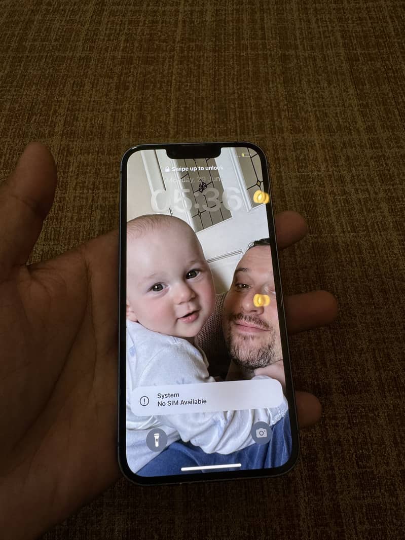 Apple iPhone 13 5