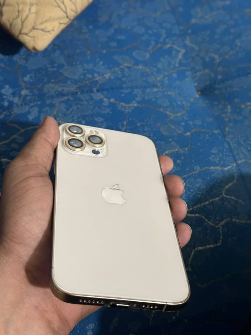 Apple iPhone 12 Pro Max 4