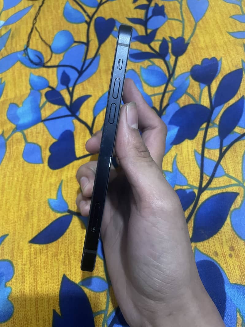 Apple iPhone 12 jv 3