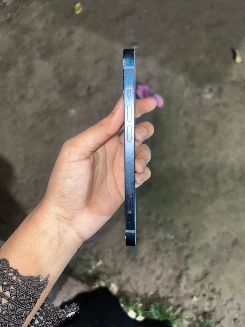 Apple iPhone 13 3
