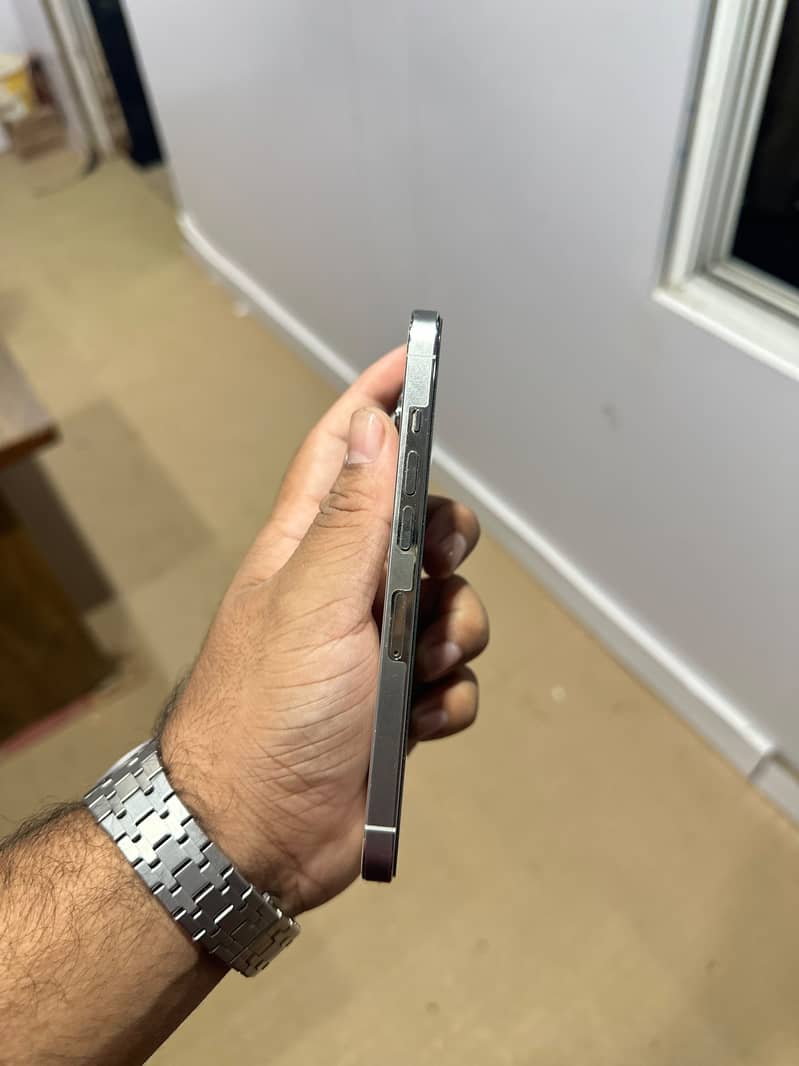 Apple iPhone 13 Pro 1