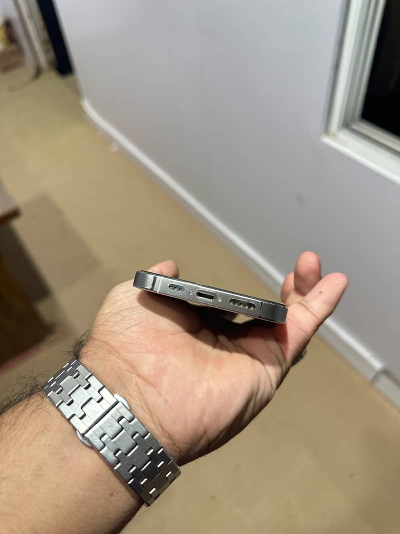 Apple iPhone 13 Pro 4