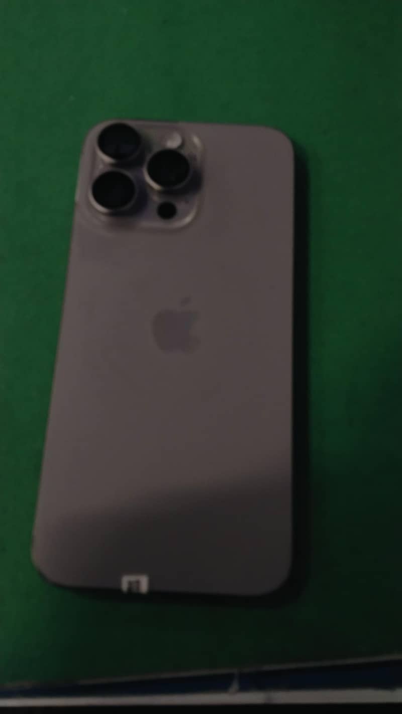 Apple iPhone 15 Pro Max 0