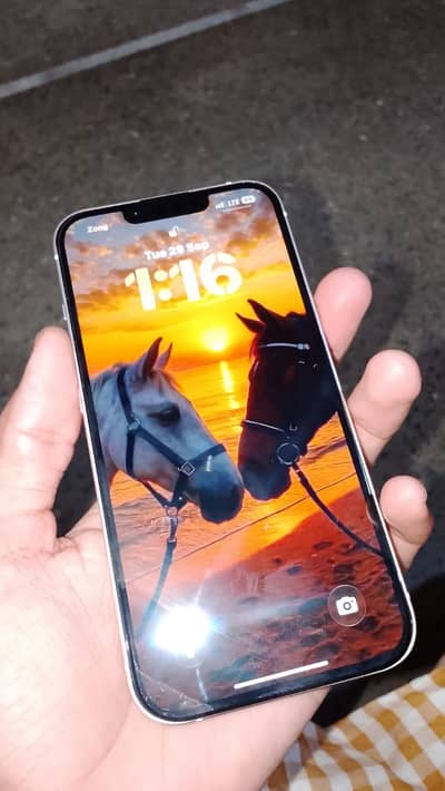 Apple iPhone 13