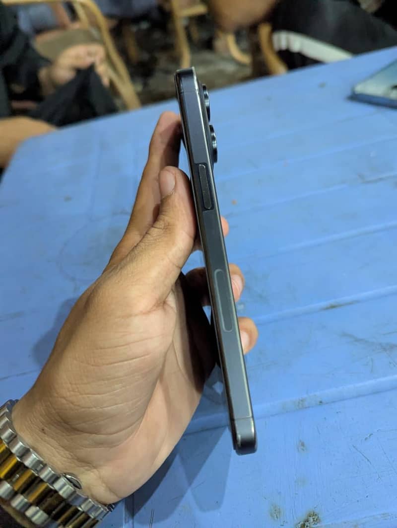 Apple iPhone 15 Pro Max 2