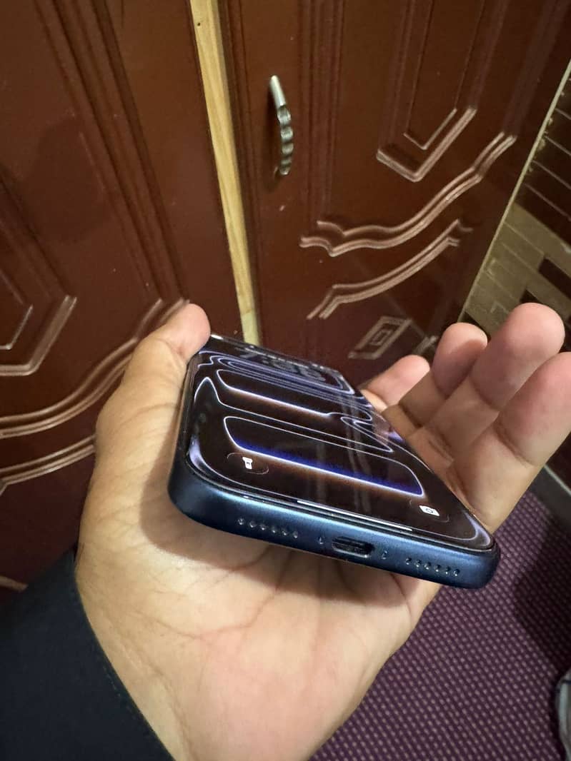 Apple iPhone 17 Pro Max 3