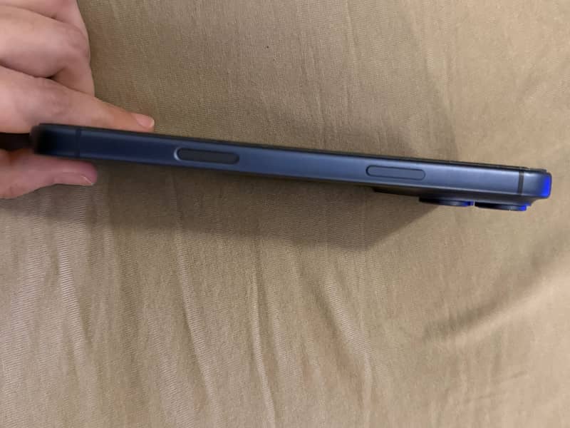 Apple iPhone 17 Pro Max 2